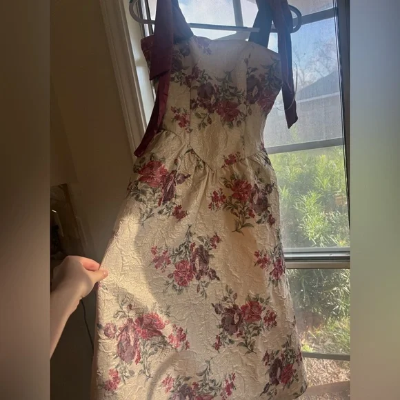 Francesca's Collections Floral Dress - Cream and Red - Picture 3 of 4